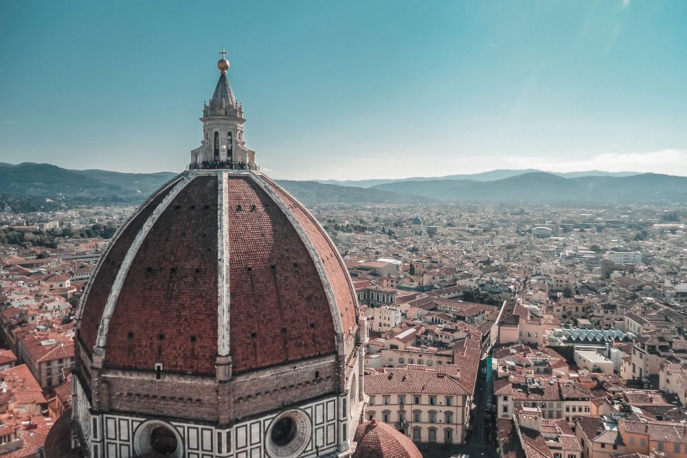 Der Dom von Florenz und die Stadt im Hintergrund